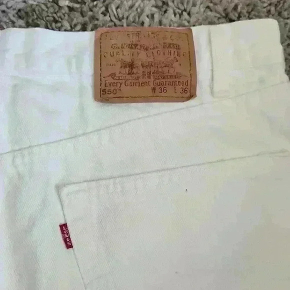 Tall 550 Levi's Relaxed Fit White Jeans - Picture 4 of 6